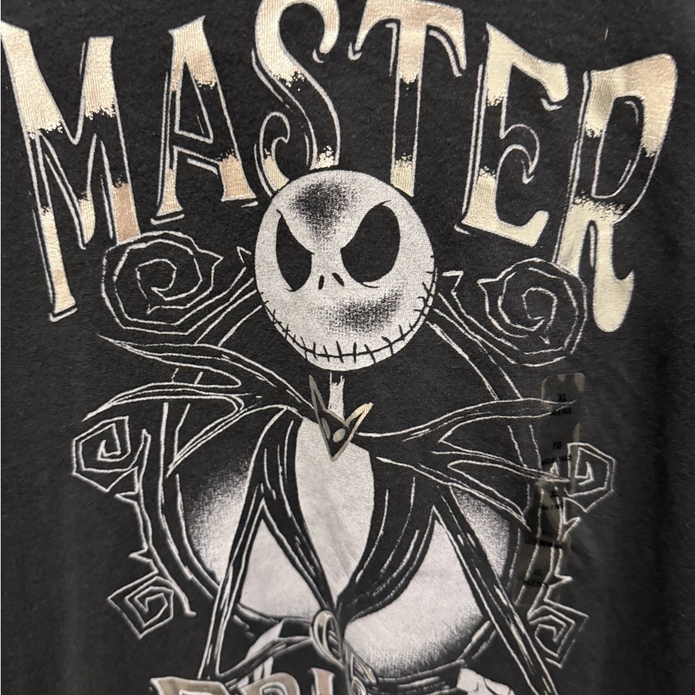 Disney Black Long Sleeve Tee with Gothic Jack Skellington Design size XL - Picture 4 of 7
